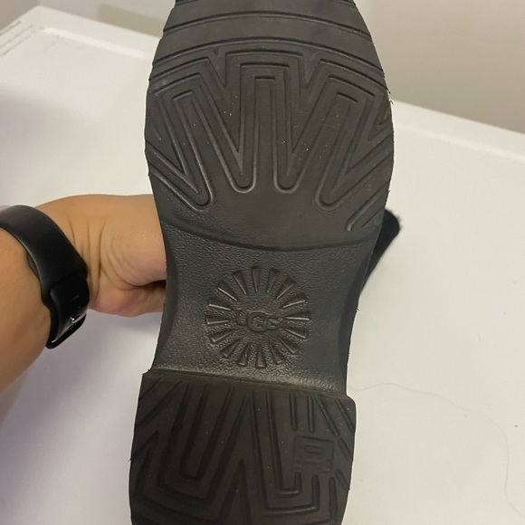 Ugg boots size 7 - Picture 4 of 8